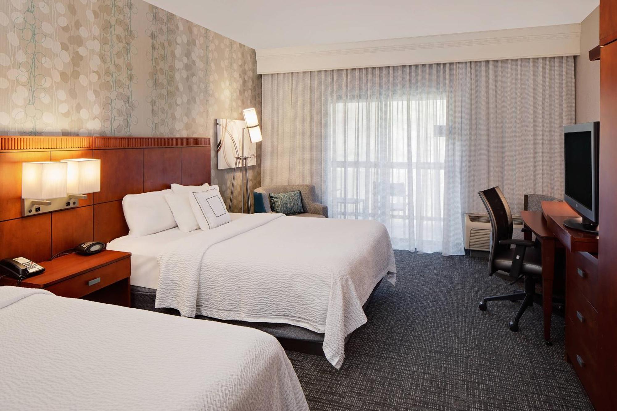 Courtyard By Marriott Pittsburgh West Homestead Waterfront Zewnętrze zdjęcie